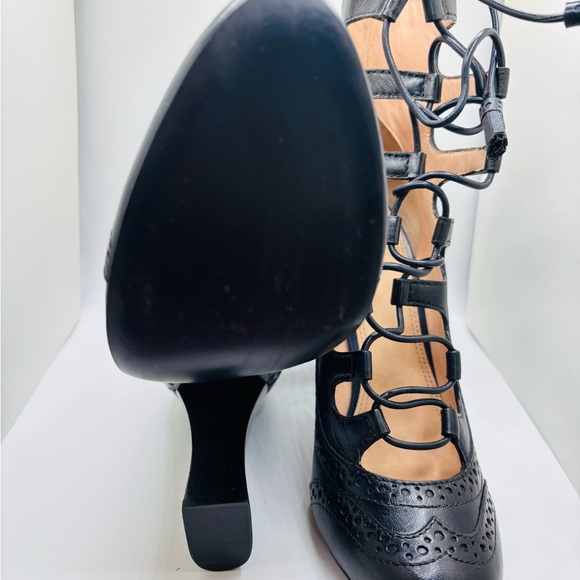 Brand new Tory Burch navy bootie.  Size 9.5. - Picture 3 of 5